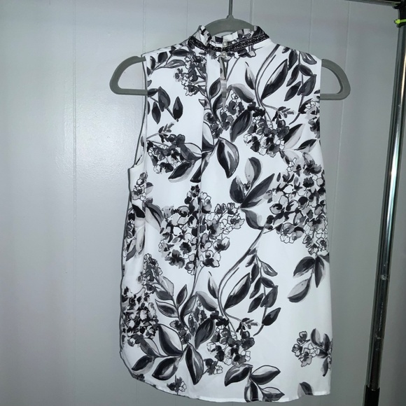 Karl Lagerfeld sleeveless floral ruffle mock neck top Sz M lace trim - Picture 3 of 7